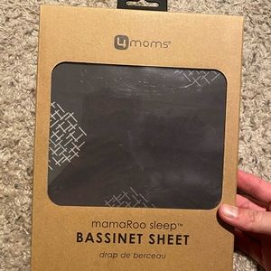 4moms mamaRoo / Sleep Bassinet Sheet / Grey Crosshatch / New, Sealed.